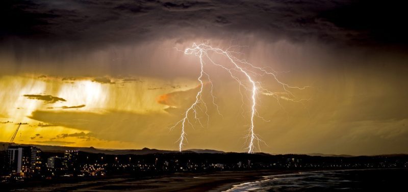lightning-bolt-over-ocean-sean-scott