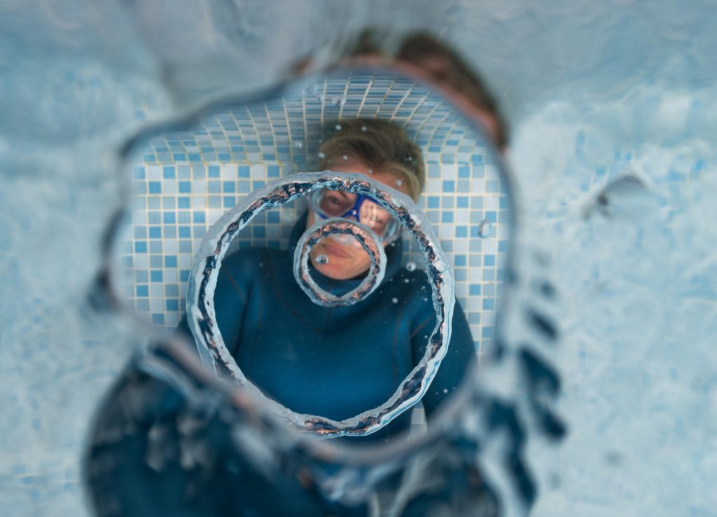Georgina-Miller-freediving-pool-daan-verhoeven-photography