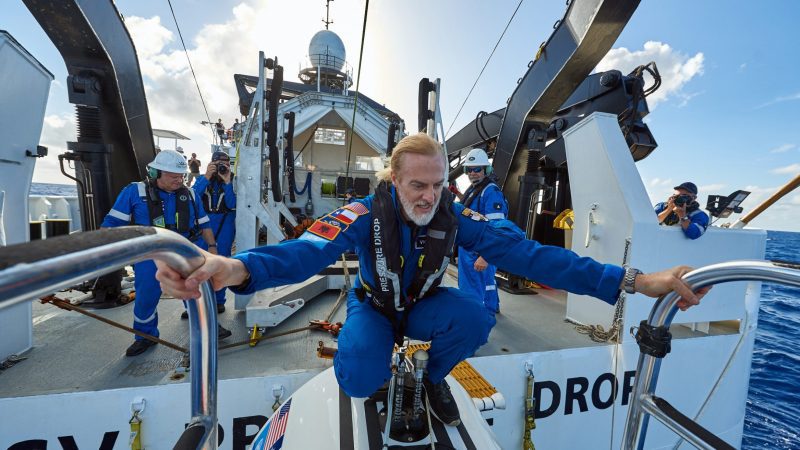 Victor-vescovo-deepest-dive-submarine-trition-trench