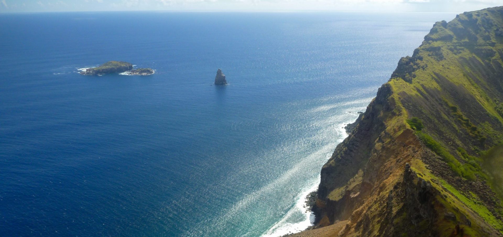 Coastal-photography-ocean-swim-plastic-sarah-ferguson-easter-island
