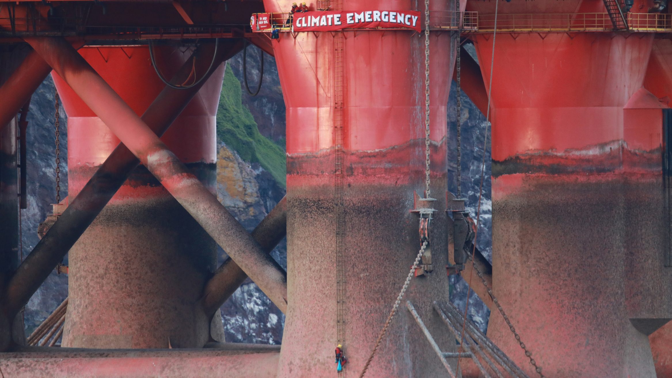 greenpeace-activists-bp-pil-rig-protest