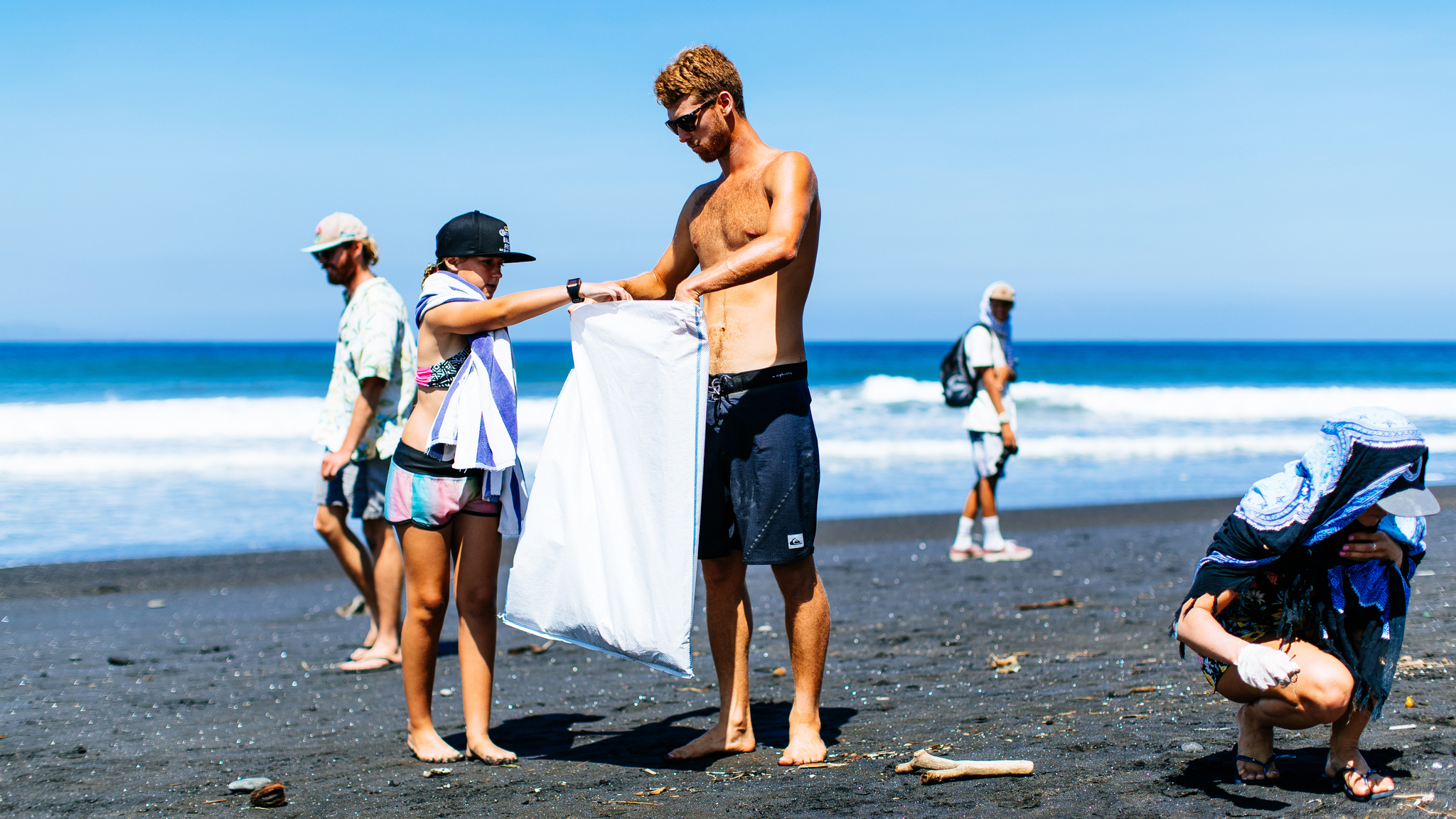 world-surf-league-beach-clean-up