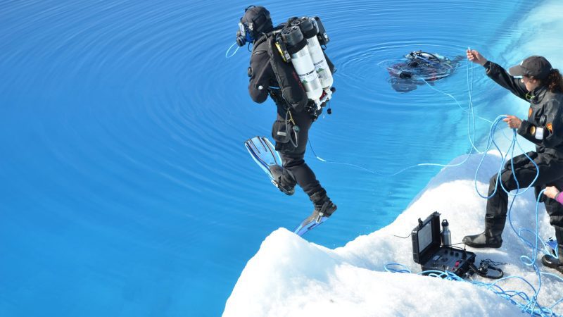 Andy-torbet-adventurer-ice-diving