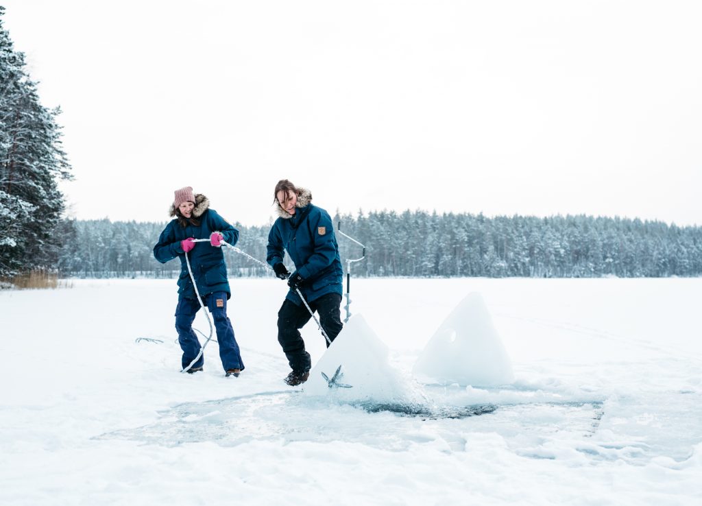 ice-freediving-freediver-finland-johanna-nordblad-lake