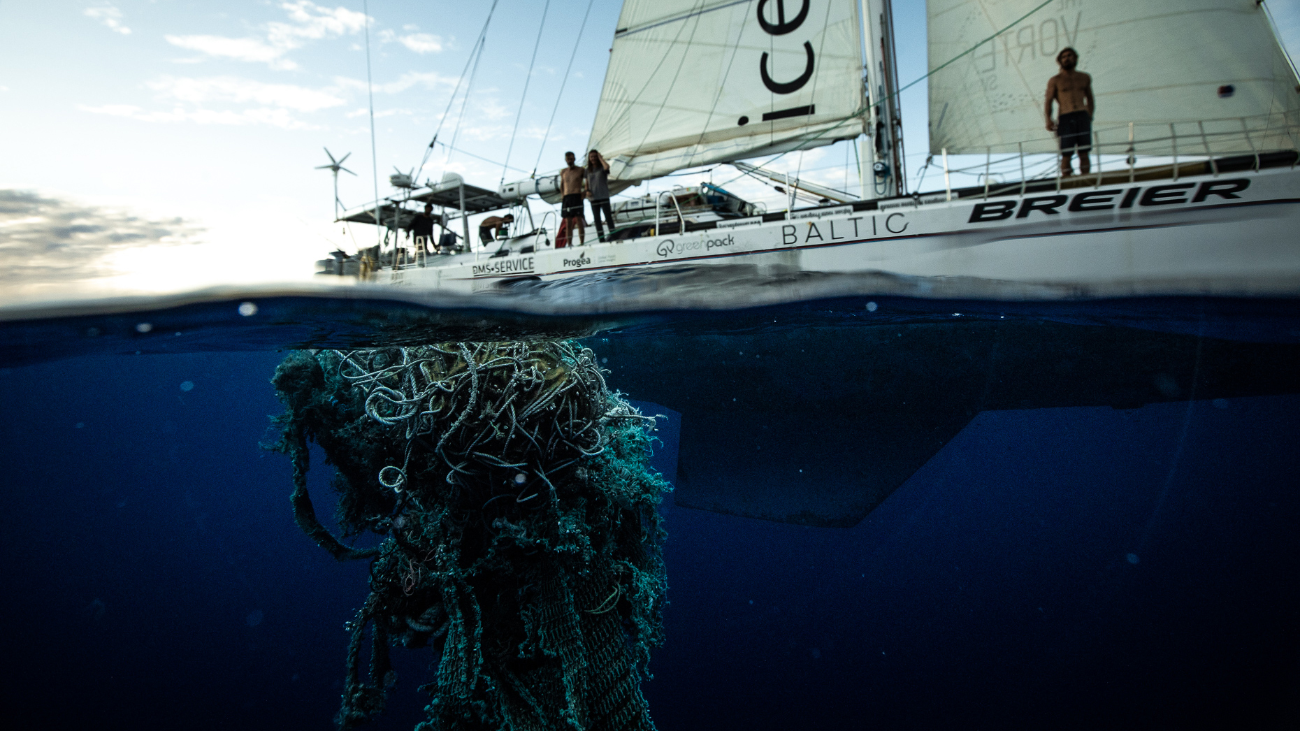ben-lecomte-microplastic-icebreaker-the-vortex-swim