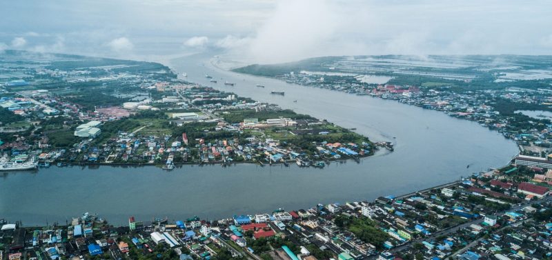 Ian Urbina The Outlaw Ocean Kantang